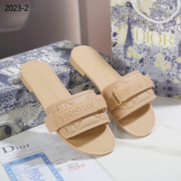 CHRISTIAN DIOR 2023-2 DIOREVOLUTION SLIDE (V) - Gambar 6