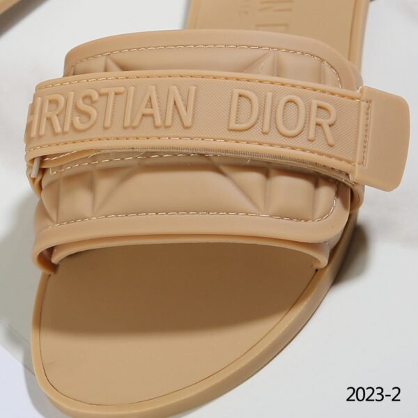 CHRISTIAN DIOR 2023-2 DIOREVOLUTION SLIDE (V) - Gambar 8